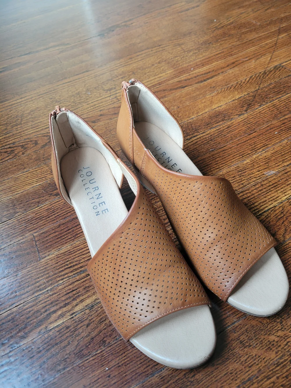 Journee Collection Womens 6.5 Cognac Brown Aretha Peep Toe Wedge Sandals
